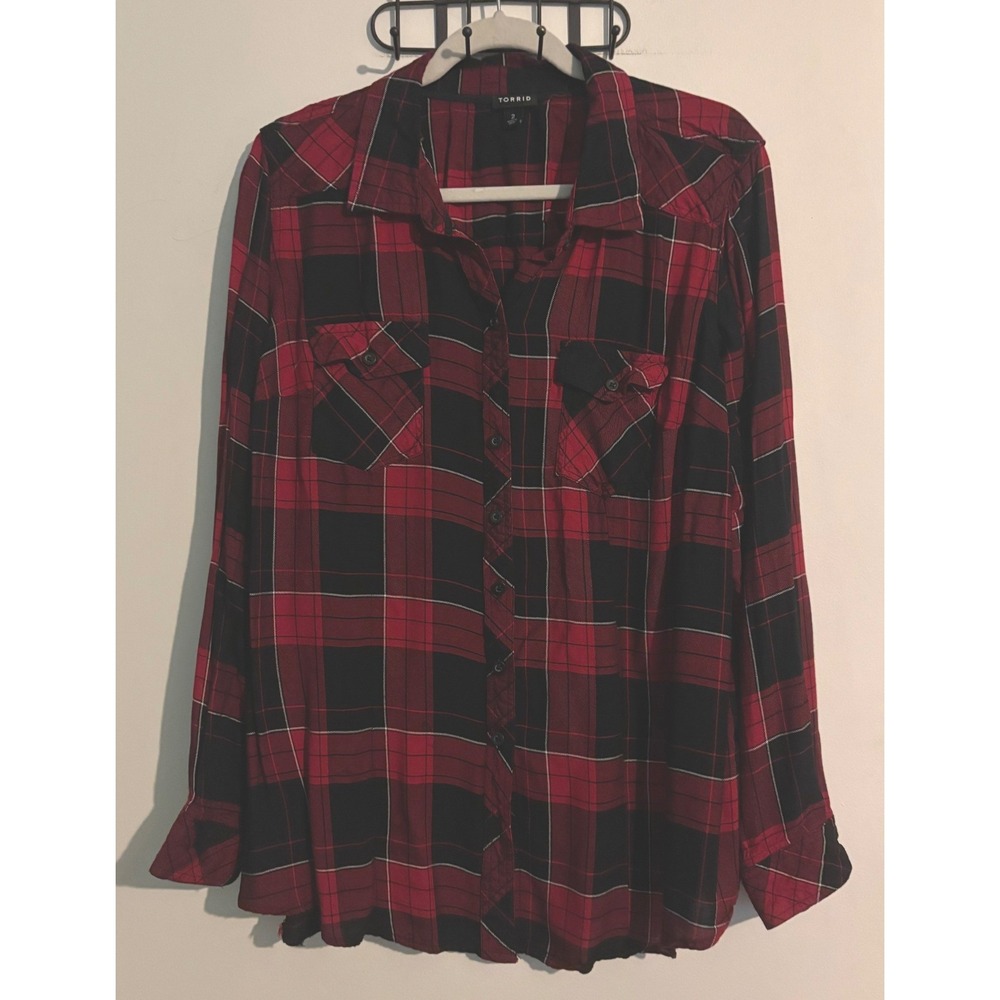 Torrid Womens Sz 2 (18/20/2X) Red Black Buffalo Plaid Long Sleeve Rayon Button